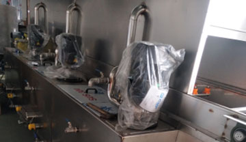 通過(guò)式零件水基清洗機